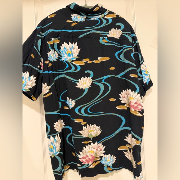 UO Water Lily Rayon Short Sleeve Button-Down Shirt Men’s Size L Artsy Casual - Picture 7 of 8